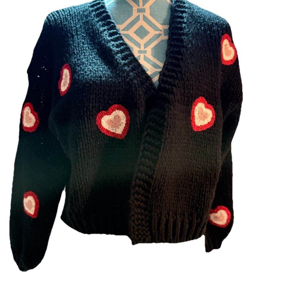 Luna Ivy Black chunky 3D hearts open front cardigan cropped sweater Size S/M